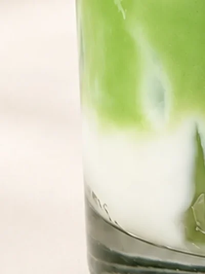 Detalle de la cera de la vela TERCA Iced Matcha Latte